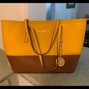 Michael Kors Jet Set Tote